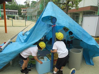 秘密基地作成中の画像2