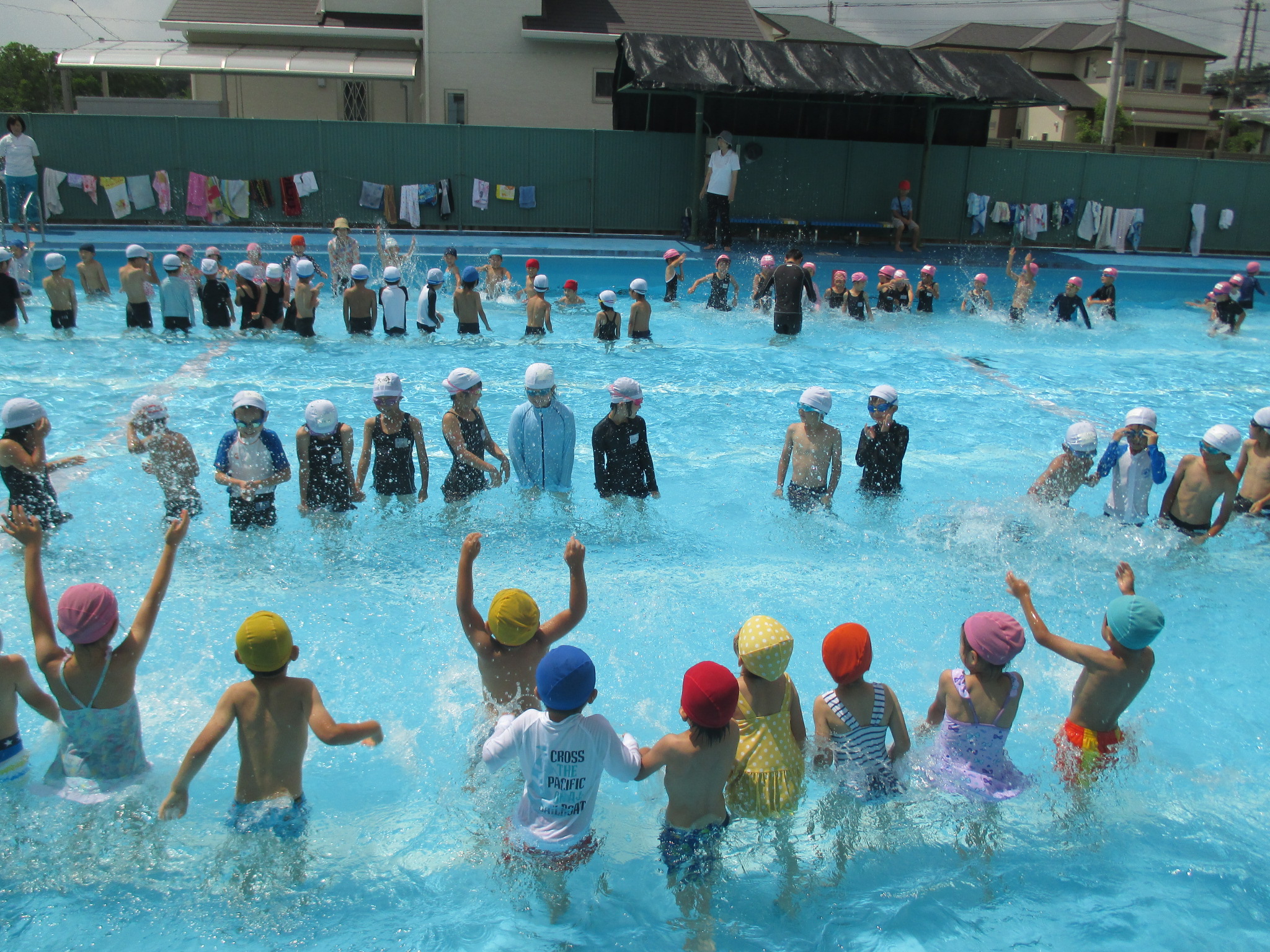 右京小学校プール交流会の画像1