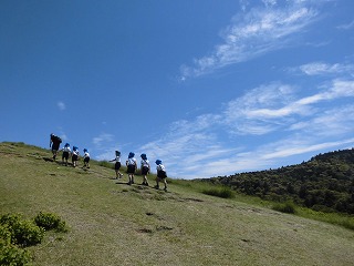 若草山を登る5歳児
