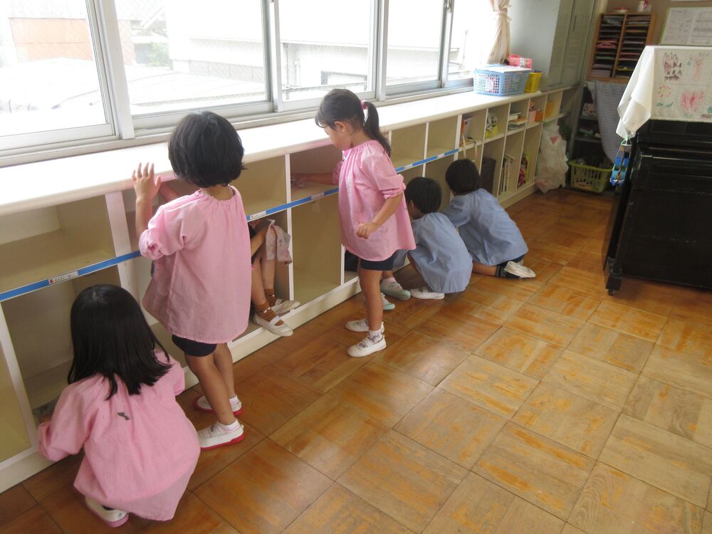 大掃除　5歳児拭き掃除