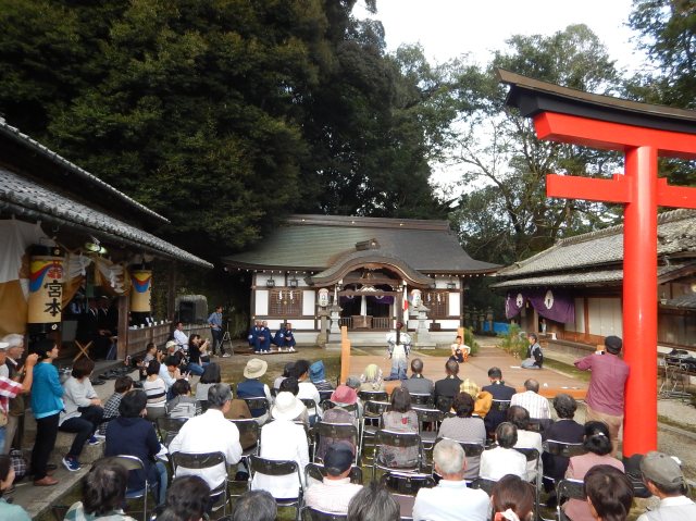 桃香野八幡神社舞台全景