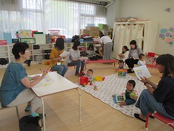 6月　さくらんぼ組(0歳児)の画像3