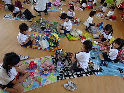 3歳児　春の遠足の画像3