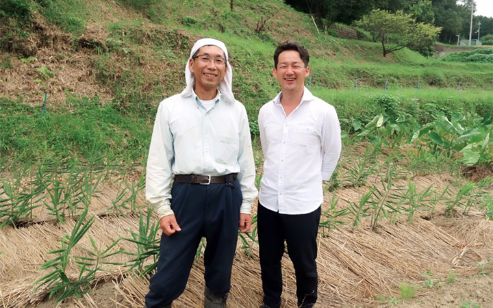 生産者の稲野さんと「株式会社粟」代表の三浦さんの画像