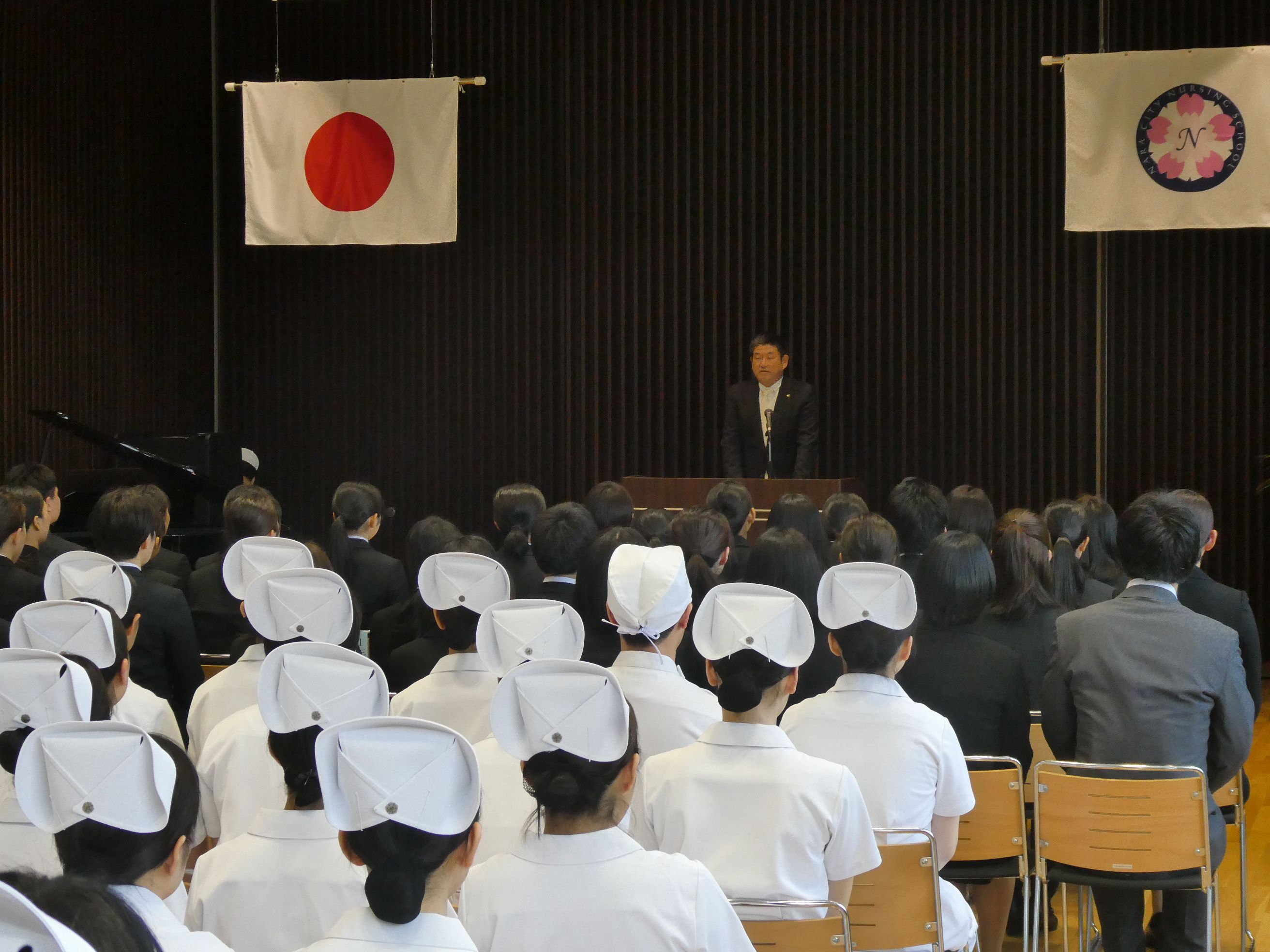 奈良市立看護専門学校入学式の画像