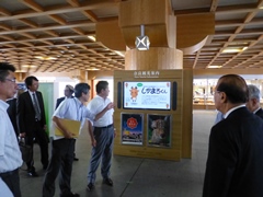 奈良西ライオンズクラブ、デジタルサイネージ寄贈式(JR奈良駅2F自由通路)の画像２
