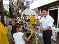 下御門商店街「流しそうめん」イベント(下御門商店街特設会場)の画像