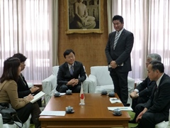 慶州市　副市長表敬訪問(慶州の間)の画像