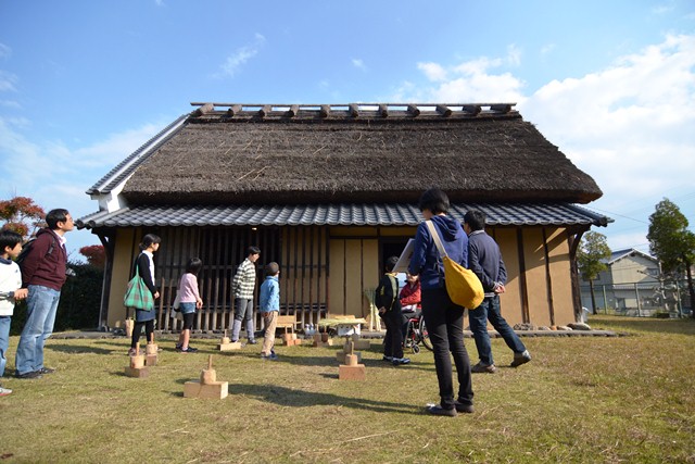 旧田中家で、しめ縄づくりの画像1