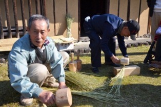 旧田中家で、しめ縄づくりの画像9