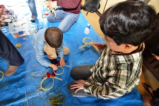 旧田中家で、しめ縄づくりの画像70