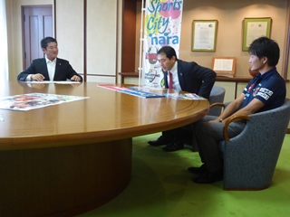 奈良クラブ・バンビシャス奈良 鴻ノ池同日開催PR 市長表敬訪問の画像