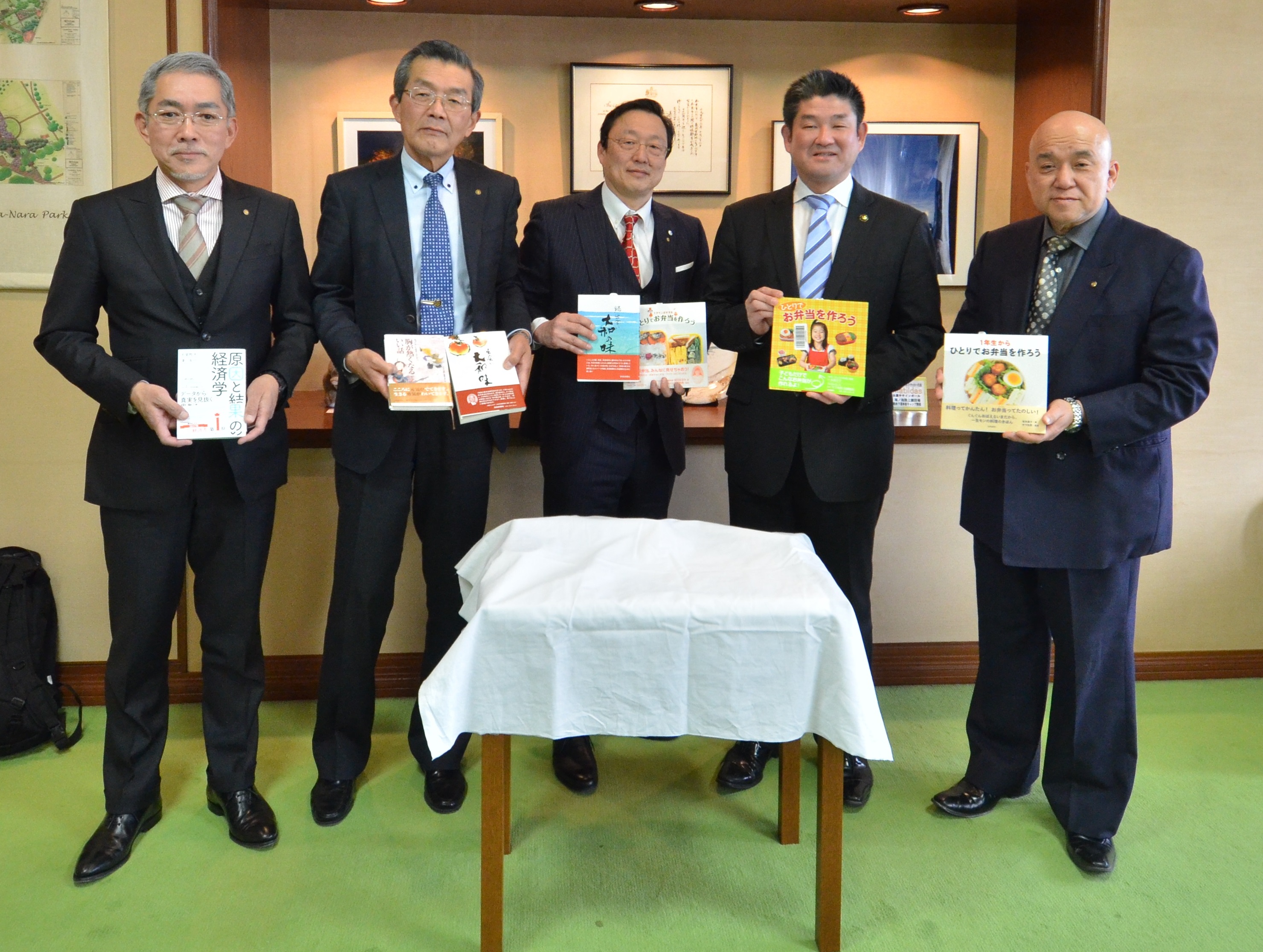 奈良大宮ロータリークラブ 食育図書の寄贈式 の画像