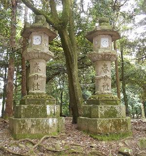 奈良町中より本多奉行へ奉納燈籠の画像