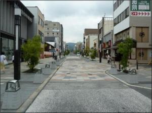無電柱化整備事例の画像(三条線)