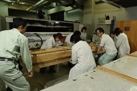 天地反転作業開始(2023年8月25日)写真